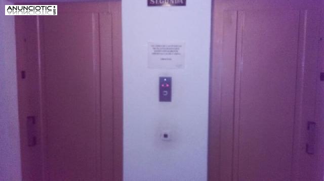 Se vende 2&ordm; piso con ascensor muy luminoso en