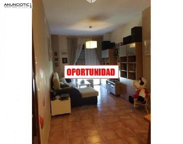 Se alquila 4&ordm; atico con ascensor muy luminoso