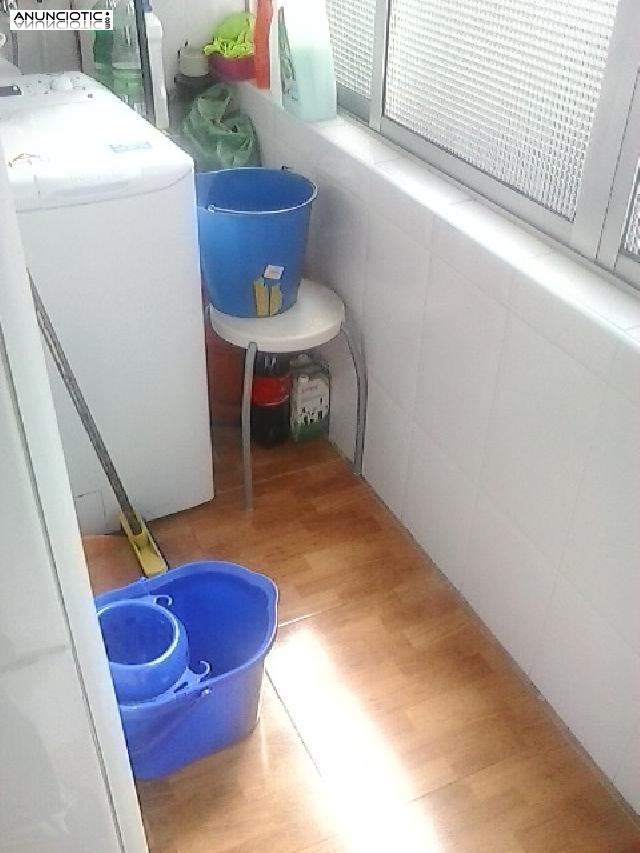 Se alquila 2&ordm; piso muy luminoso en la zona de