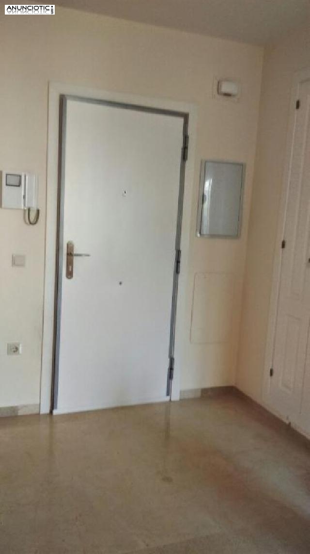 Se alquila 3&ordm; piso con ascensor muy luminoso 