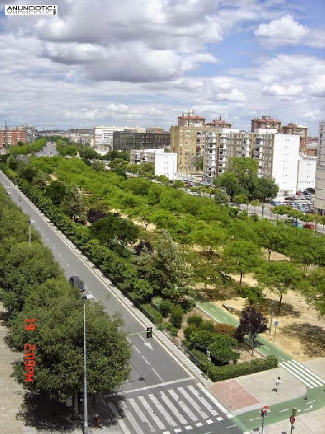 Se alquila &aacute;tico en el porvenir sevilla con 