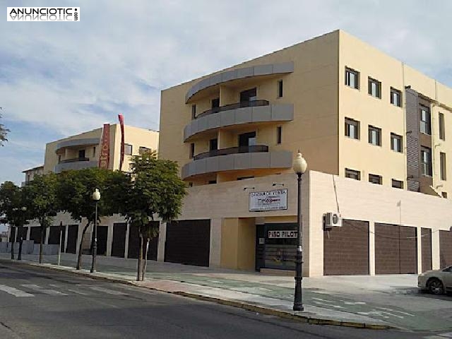 Se alquila piso de 3 dormitorios 2 ba&ntilde;os 105 