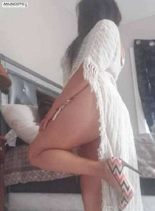 (_(_Madurita muy guarrona en la cama_)_)