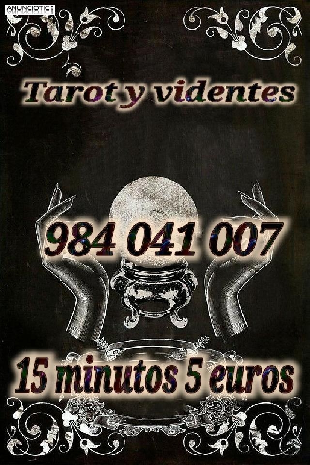 Tarot, videncia y m&eacute;dium 15 minutos 5 euros 