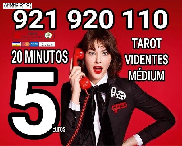 Llama para tener las respuestas del tarot .