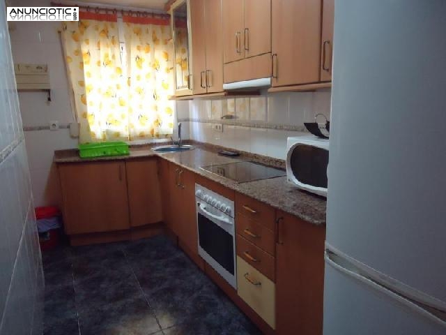 se alquila apartamento en la pineda, planta ba