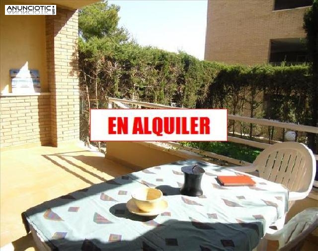 Se alquila para todo el a&ntilde;o, piso planta baja