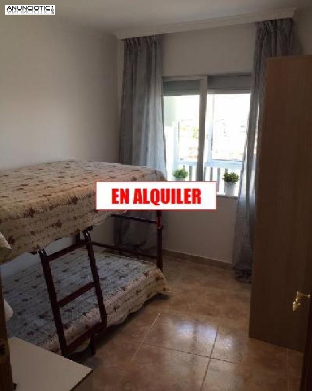Se alquila bonito &aacute;tico con ascensor muy lumi 