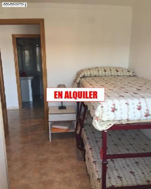 Se alquila bonito &aacute;tico con ascensor muy lumi 