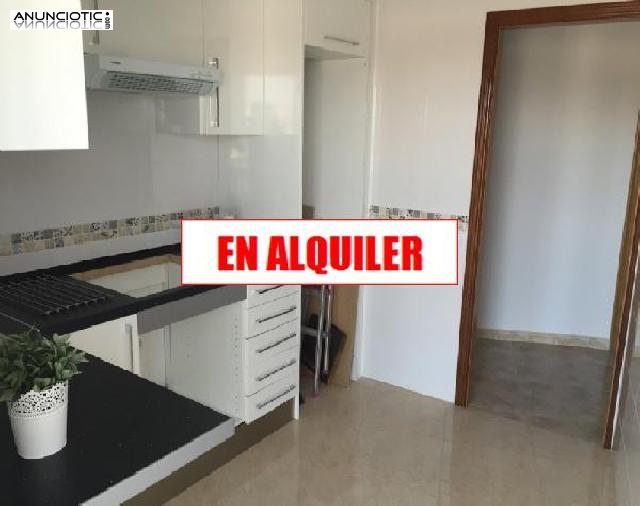 Se alquila bonito &aacute;tico con ascenso 