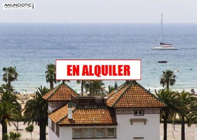 Se alquila bonito &aacute;tico con ascenso 