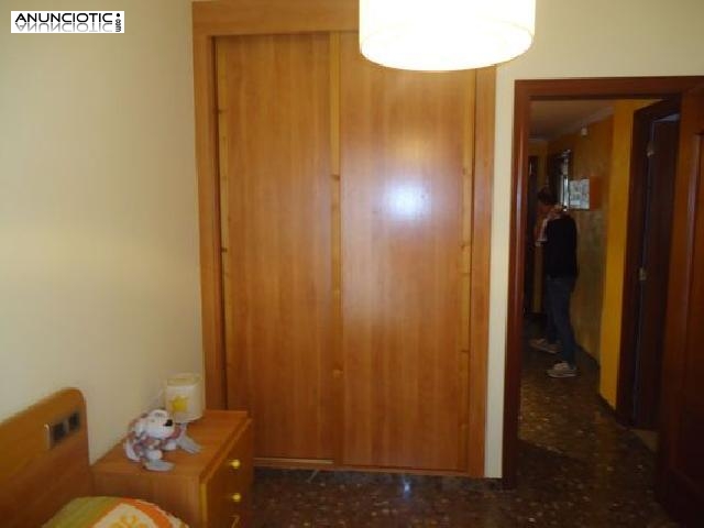 Gran p&igrave;so en alquiler en reus