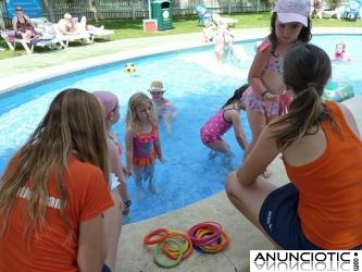 Animadores tur&iacute;sticos