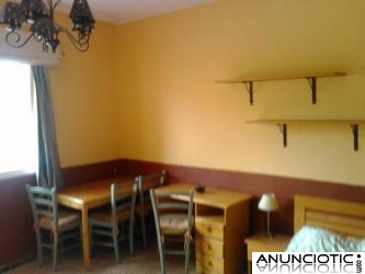 Alquilo habitaci&oacute;n a chica en la laguna.