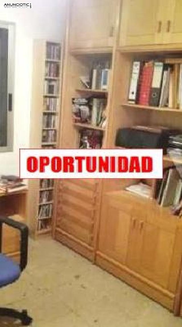 C&eacute;ntrica pasa el tranv&iacute;a