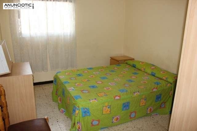 Se alquila piso en zona finca espa&ntilde;a