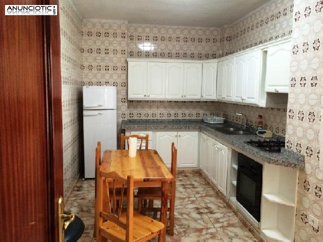 Se alquila piso en finca espa&ntilde;a, 4 hab