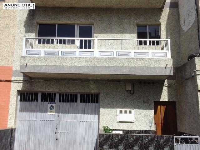 Se alquila piso en finca espa&ntilde;a, 3 hab