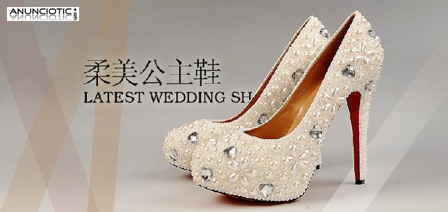 s&oacute;lo 65 euros por Christian Louboutin, chanel, sandalias isabel marant 