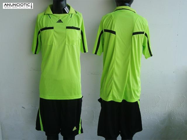 s&oacute;lo � 16 para camiseta de f&uacute;tbol de adidas 14-15