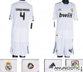 � 18 solo con la camiseta de futbol