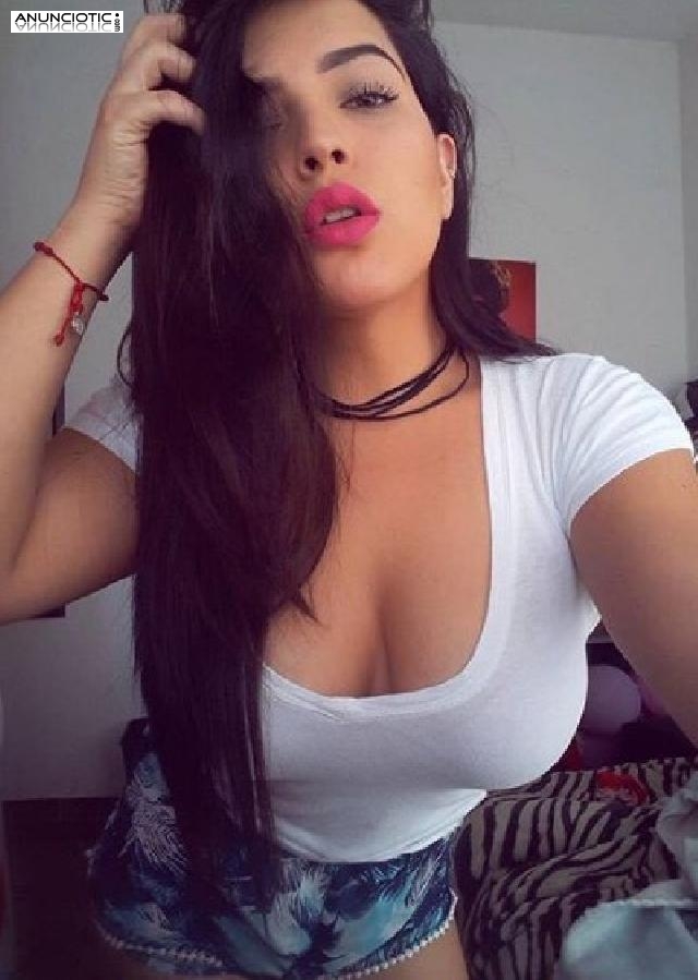 Erika al tel&eacute;fono Quieres jugar conmigo?