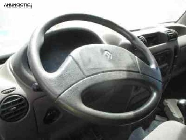 Paragolpes del 215633 renault master