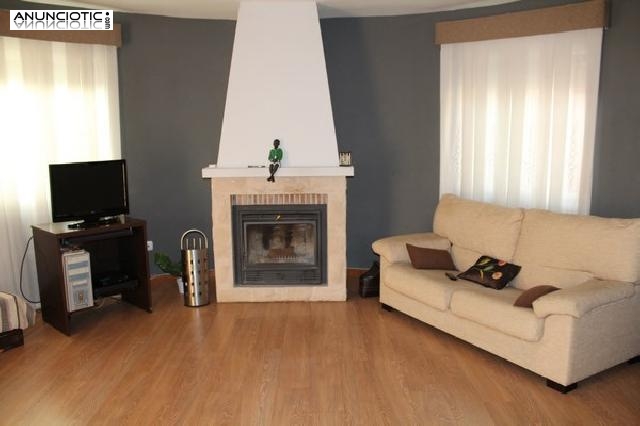 Chalet en urbanizaci&oacute;n maquiva