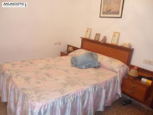 Chalet independiente junto a b&eacute;tera