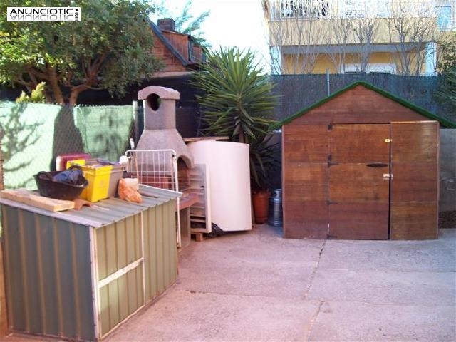 Chalet adosado en urbanizaci&oacute;n