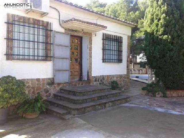 Chalet independiente con piscina
