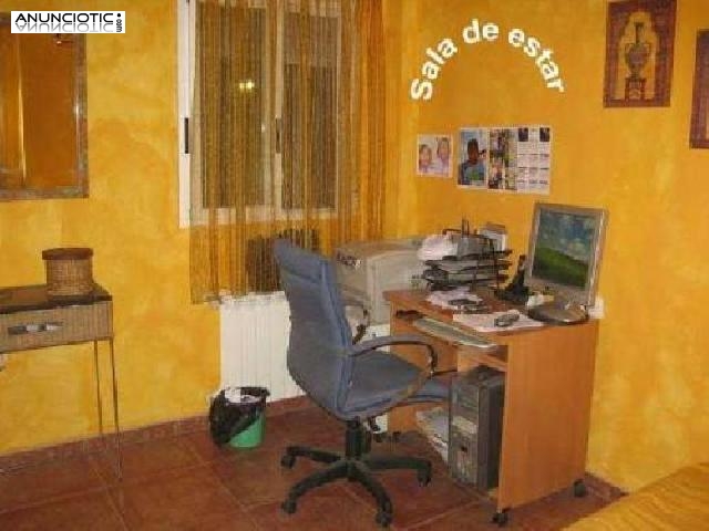 Casa chalet en riba roja de t&uacute;ria de 198 m2