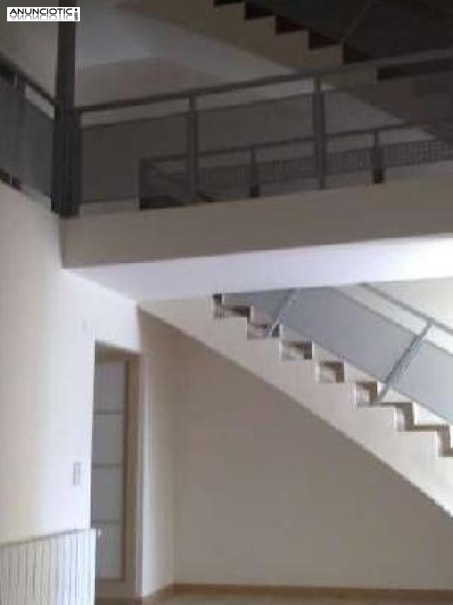 Se alquila adosado de 213 m en b&eacute;tera