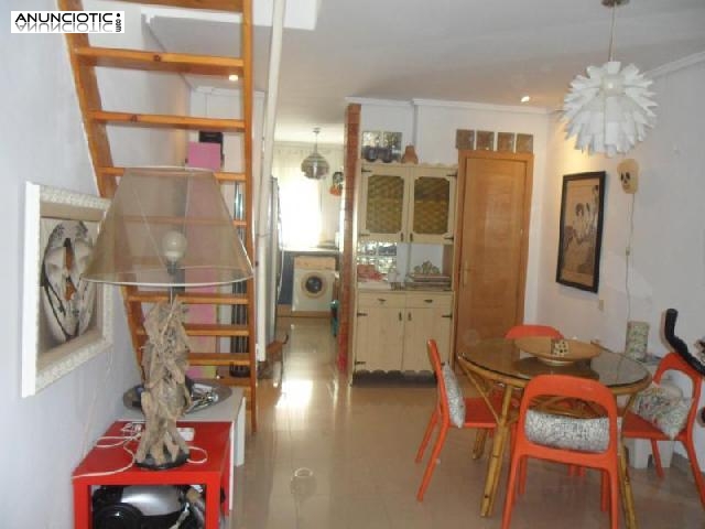 Se vende &aacute;tico-duplex reformado en zona caba&ntilde;