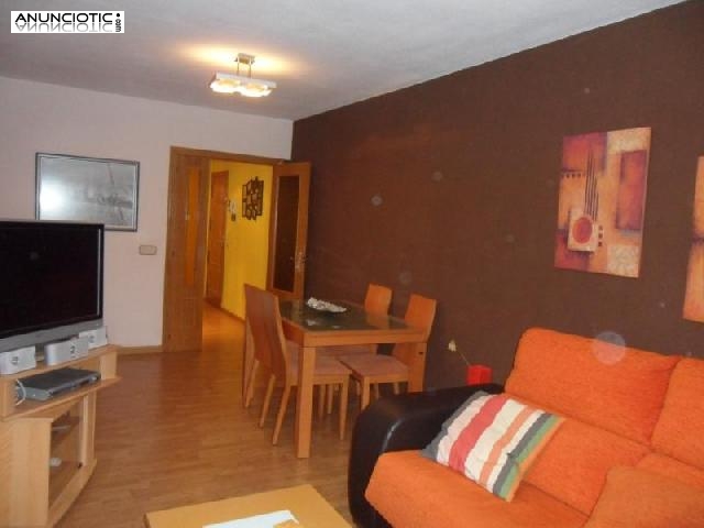 Se vende piso con muy buena distribuci&oacute;n la 