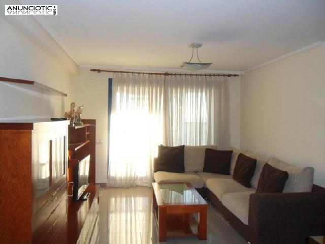 Se vende &aacute;tico duplex orientaci&oacute;n sur con v 
