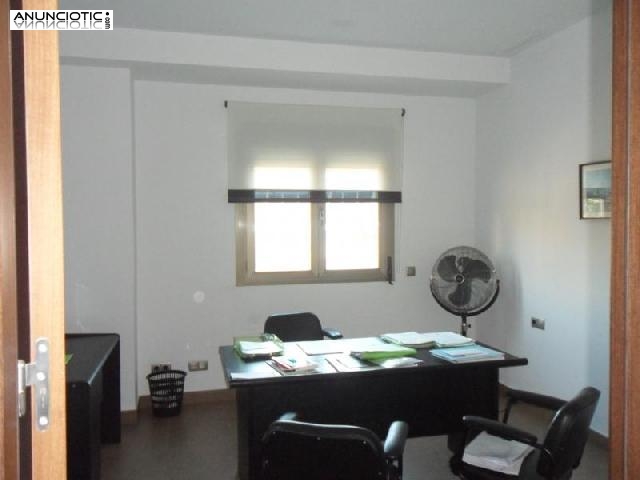 Se vende apartamento en edificio 1 l&iacute;nea d 