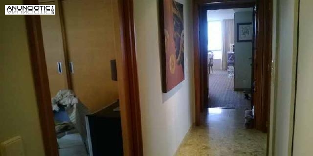 Fabuloso apartamento en playa de gand&iacute;a