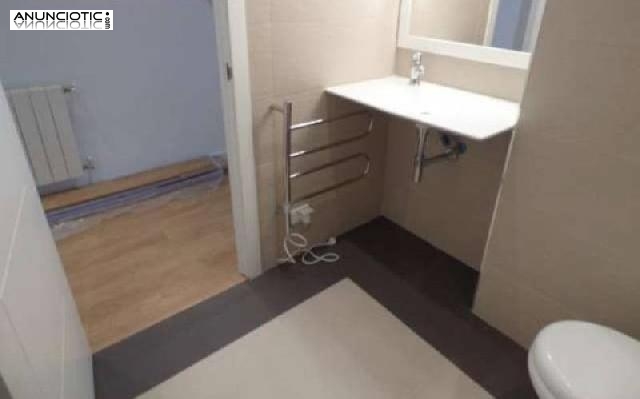 Se vende piso reformado en el bot&agrave;nic