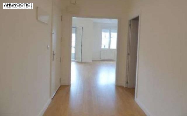 Se vende piso reformado en el bot&agrave;nic