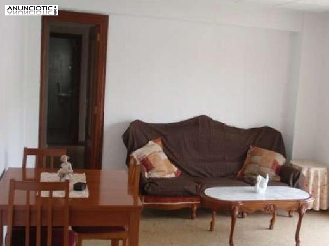 se alquila 6&ordm; piso con ascensor, muy luminoso