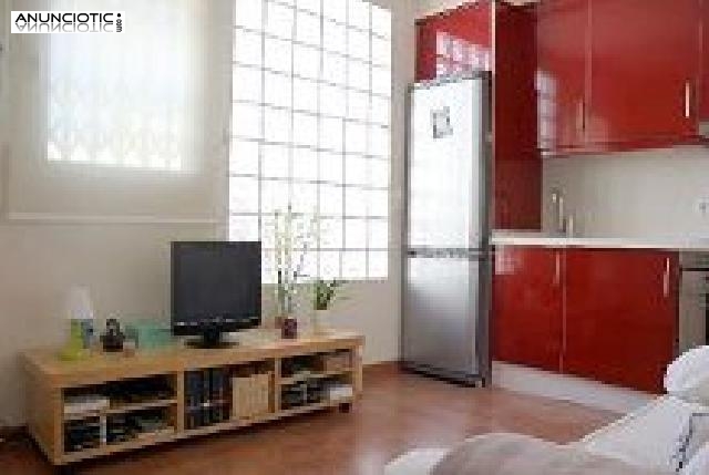 es un &aacute;tico precioso, totalmente reformado y