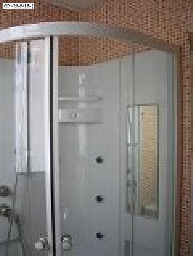 es un &aacute;tico precioso, totalmente reformado y