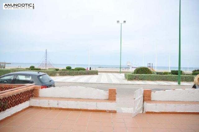 Casa a primera l&iacute;nea del mar