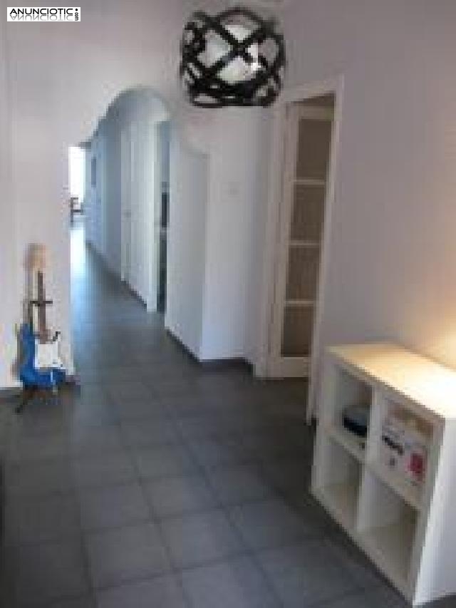 Se alquila 6&ordm; piso con ascensor muy luminoso 