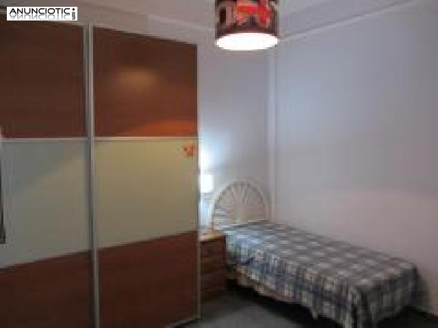 Se alquila 6&ordm; piso con ascensor muy luminoso 