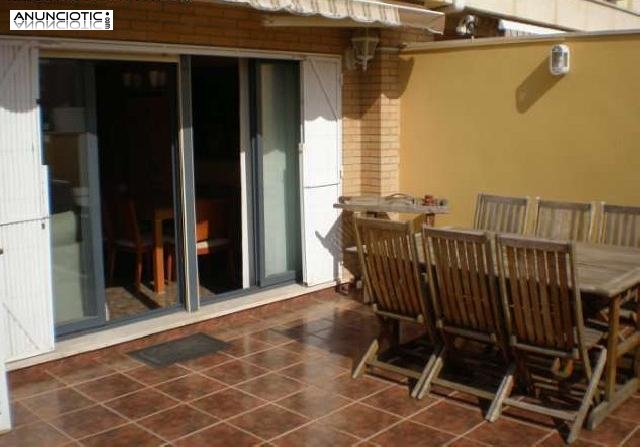 Se alquila 6&ordm; atico con ascensor muy luminoso