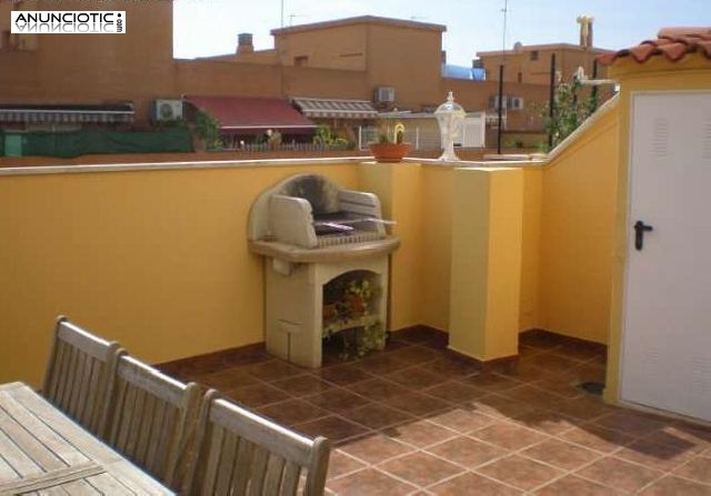 Se alquila 6&ordm; atico con ascensor muy luminoso