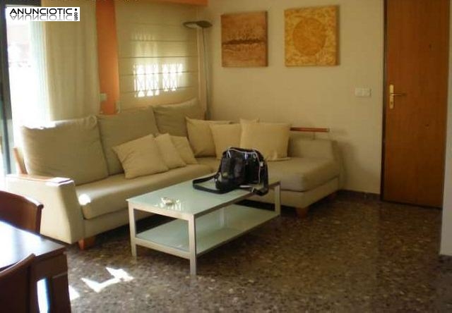 Se alquila 6&ordm; atico con ascensor muy luminoso