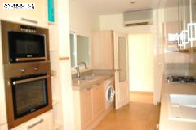 Se alquila 4&ordm; piso con ascensor muy luminoso 